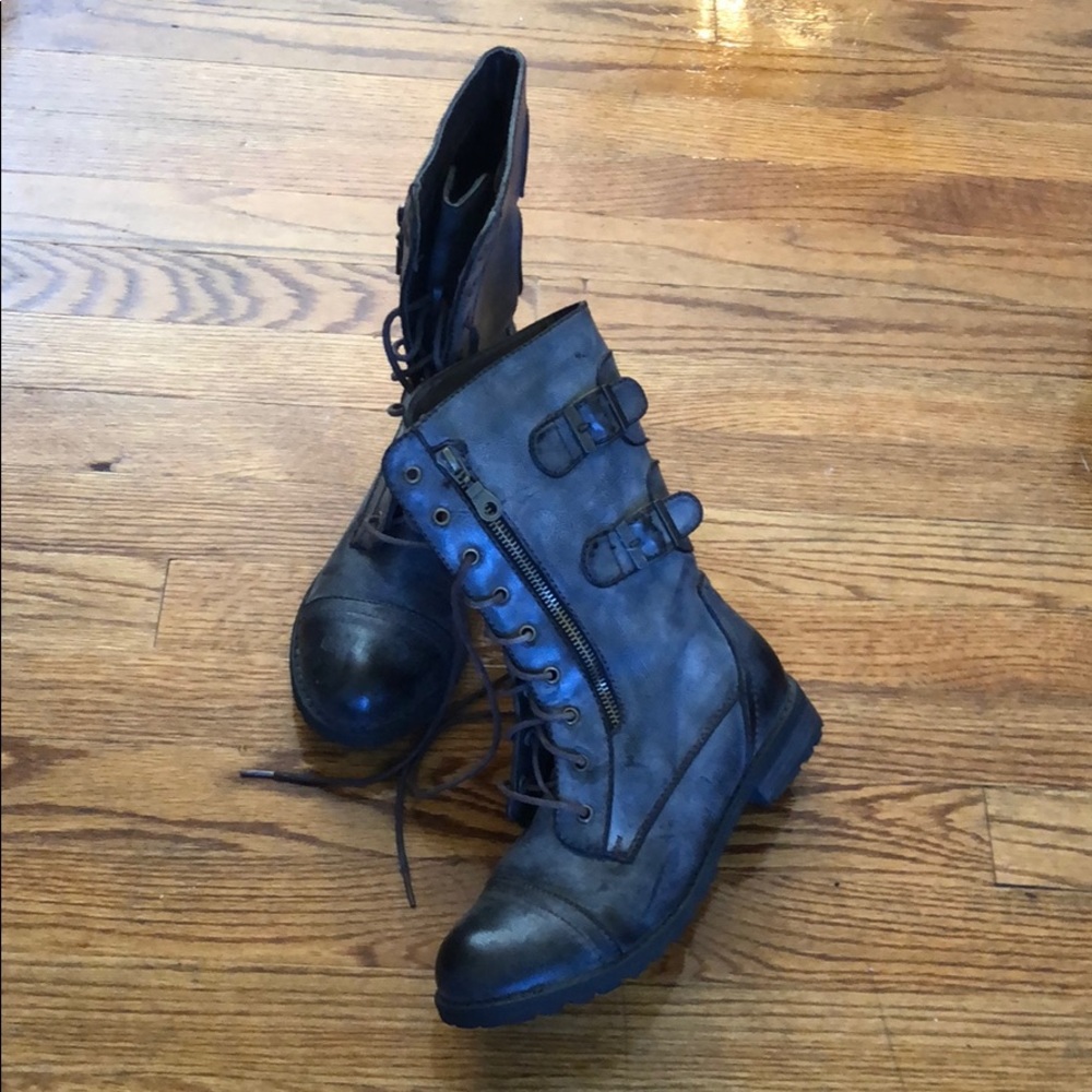 Gray moto boots